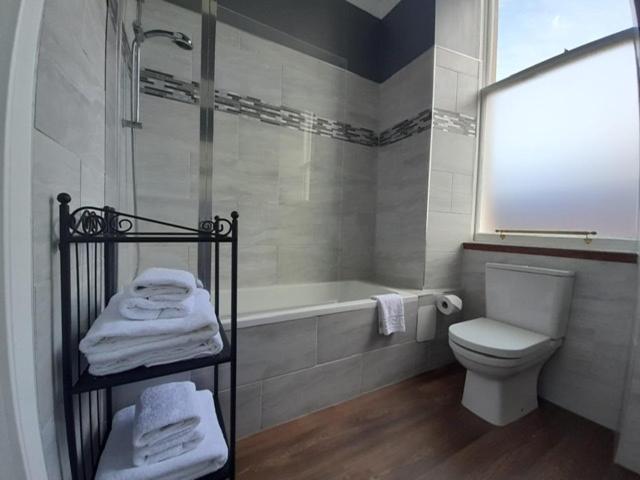 A Two Bedroom Apartment - Victorian Villa At 8 Priestfield Road Edinburg Exteriör bild